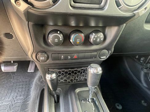 Used 2016 Jeep Wrangler Unlimited Sport AWD/4WD image 10
