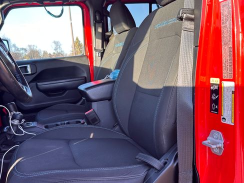 Used 2022 Jeep Wrangler Unlimited Rubicon 4xe w/ Steel Bumper Group image 8