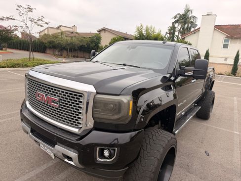Used 2015 GMC Sierra 2500 Denali w/ Duramax Plus Package AWD/4WD image 1