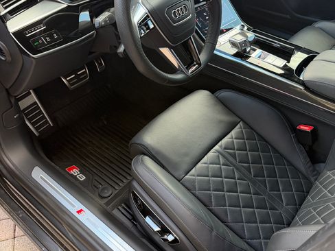 Used 2023 Audi S8 AWD/4WD image 12