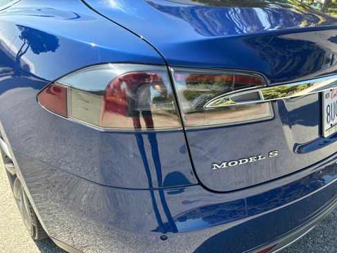 Used 2015 Tesla Model S 90D image 21