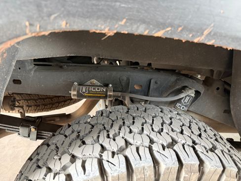 Used 2017 Toyota Tacoma TRD Off-Road image 5