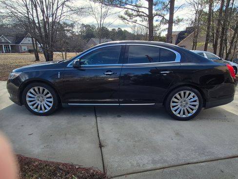 Used 2013 Lincoln MKS AWD image 9