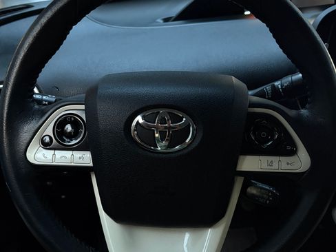 Used 2017 Toyota Prius Prime Premium image 5