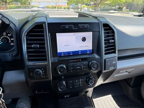 Used 2019 Ford F150 XLT w/ Equipment Group 302A Luxury AWD/4WD image 11