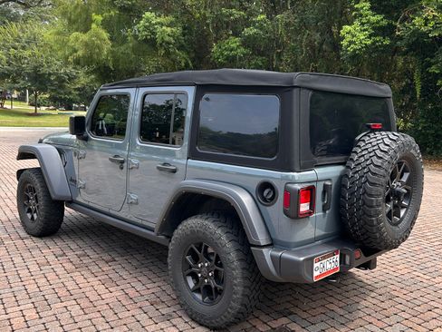 Used 2024 Jeep Wrangler Unlimited Sport AWD/4WD image 6