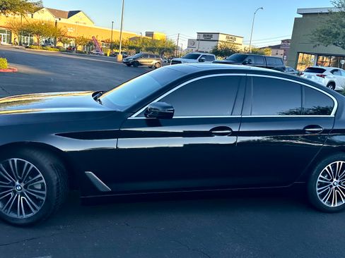 Used 2017 BMW 530i xDrive AWD/4WD image 4