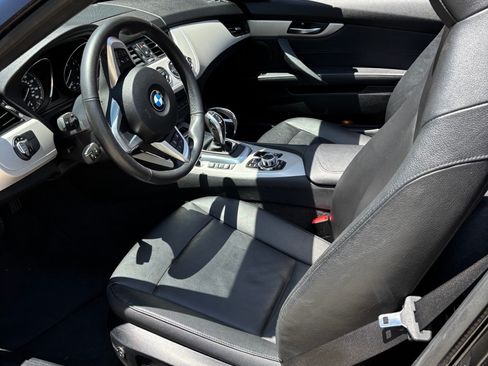 Used 2015 BMW Z4 sDrive28i image 9
