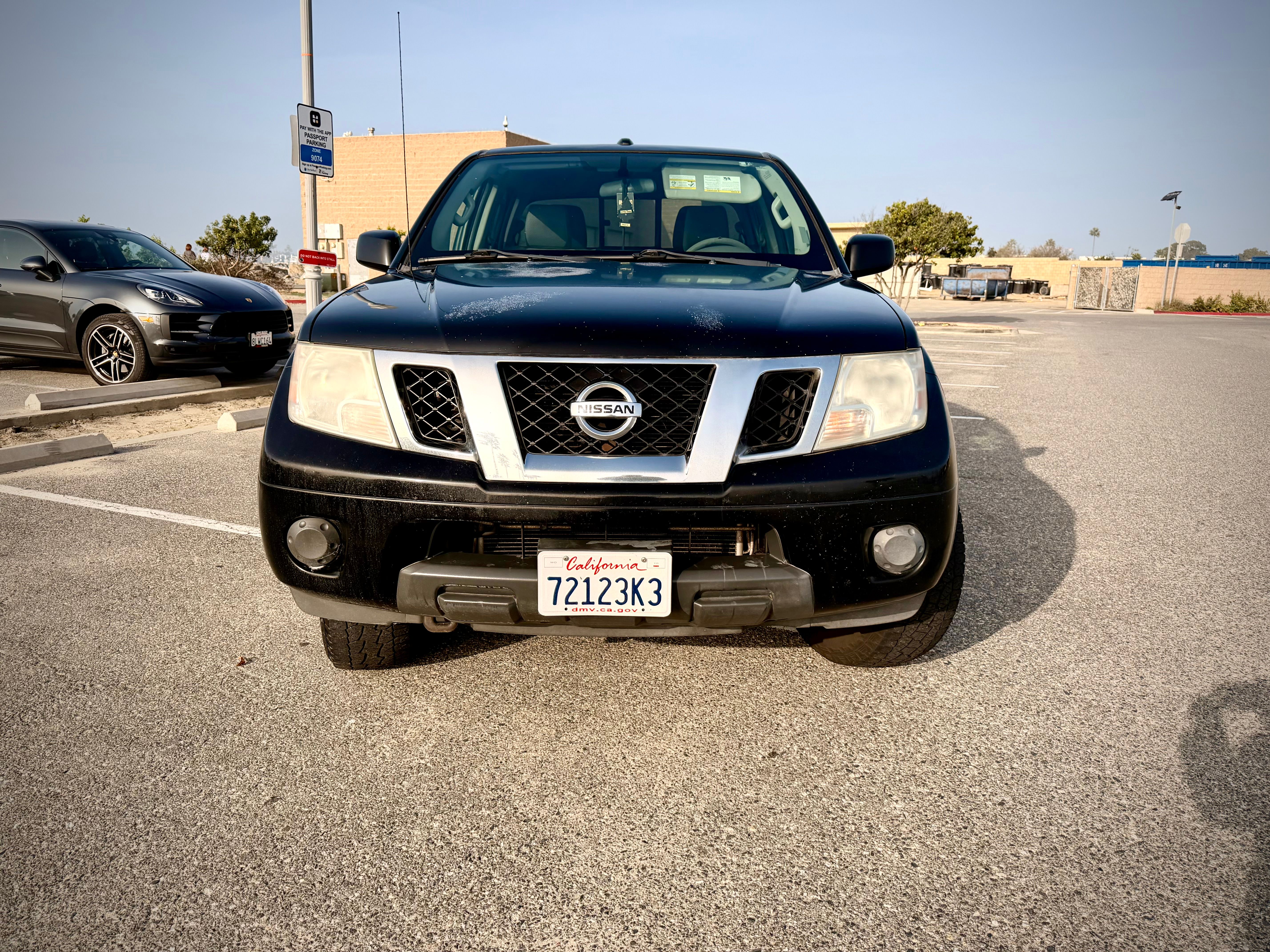 Used 2014 Nissan Frontier SV AWD/4WD image 2