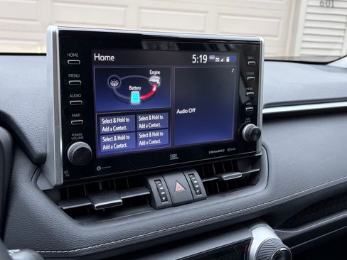 Used 2022 Toyota RAV4 XLE Premium image 8