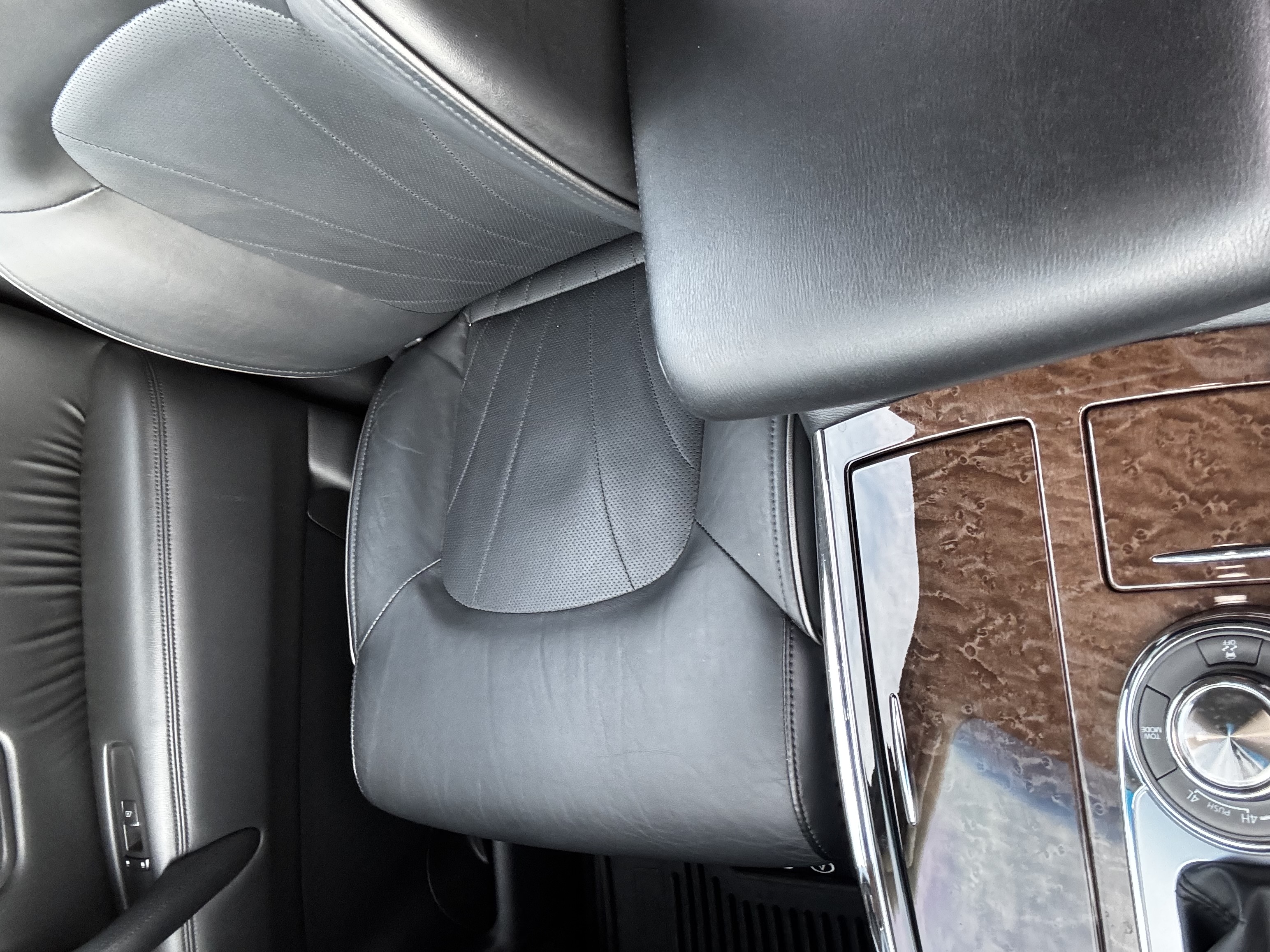 Used 2013 INFINITI QX56 4WD w/ Deluxe Touring Pkg image 11
