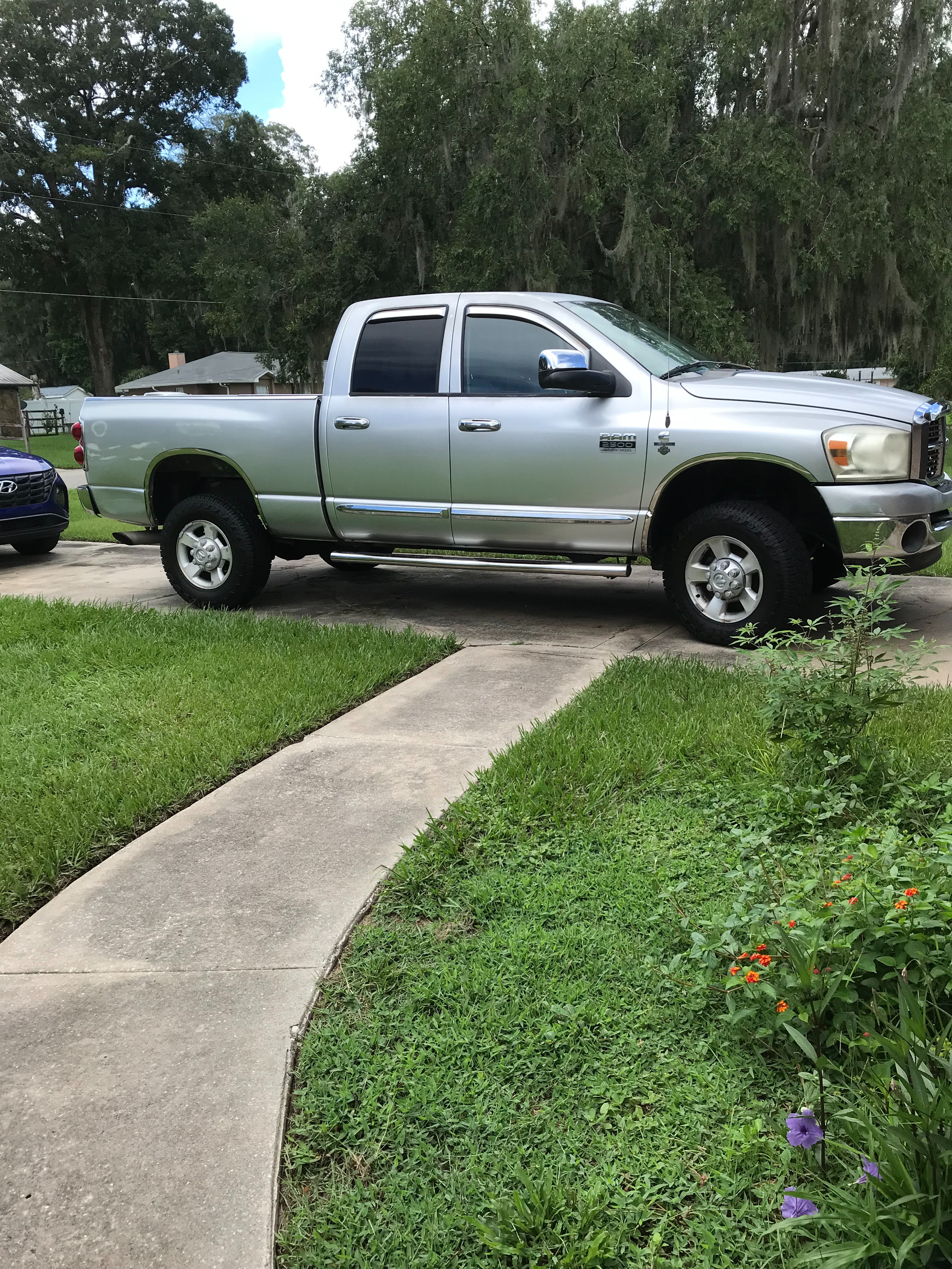 Used 2007 Dodge Ram 2500 Truck SLT AWD/4WD image 1