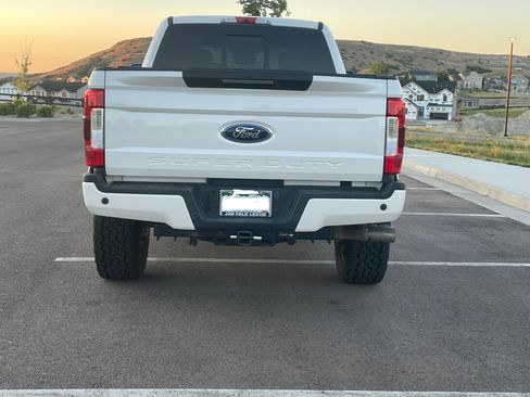 Used 2018 Ford F250 Lariat w/ Lariat Ultimate Package AWD/4WD image 8