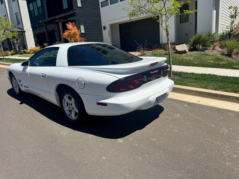 Used 2002 Pontiac Firebird Coupe w/ Opt Pkg RWD image 5