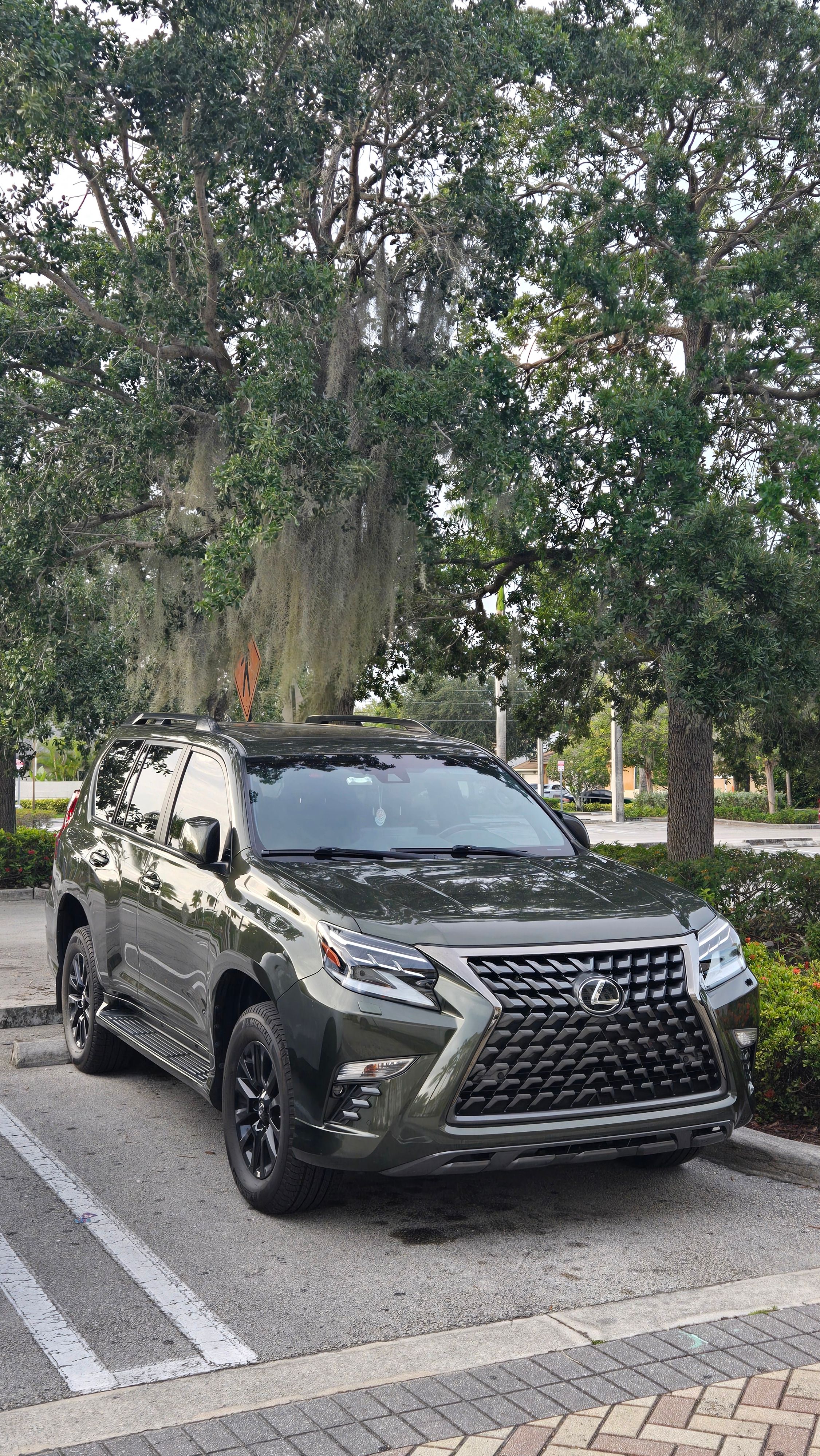 Used 2022 Lexus GX 460 w/ Black Line Special Edition AWD/4WD image 8