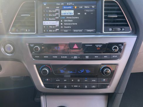 Used 2015 Hyundai Sonata Limited w/ Option Group 06 image 29