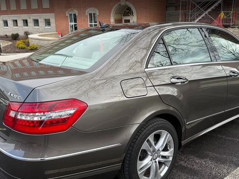 Used 2011 Mercedes-Benz E 350 E 350 4MATIC Sedan 4D image 2