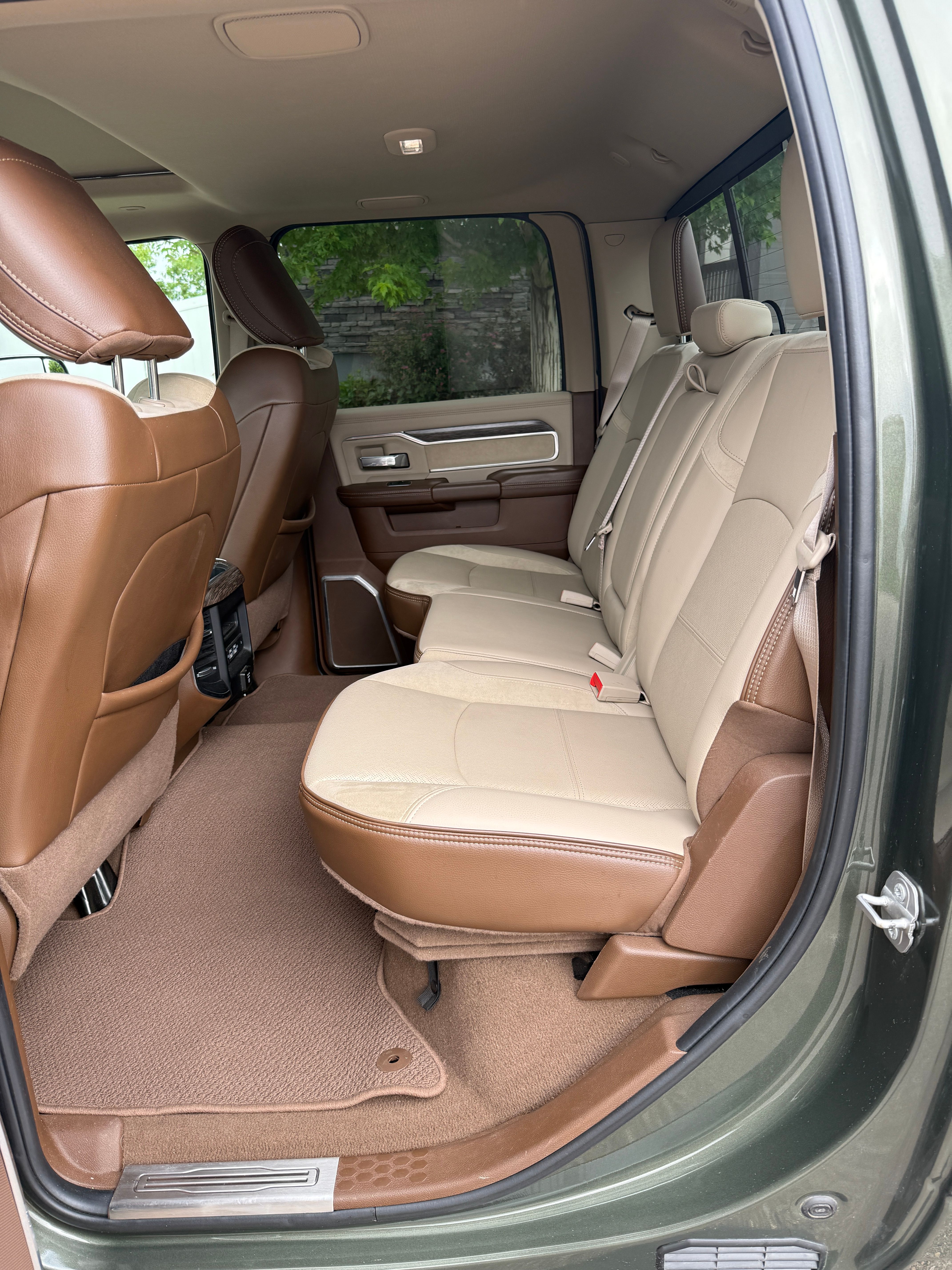 Used 2021 RAM 2500 Laramie AWD/4WD image 9