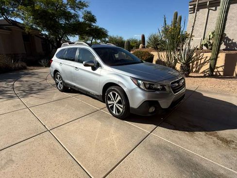 Used 2019 Subaru Outback 2.5i Limited AWD/4WD image 4