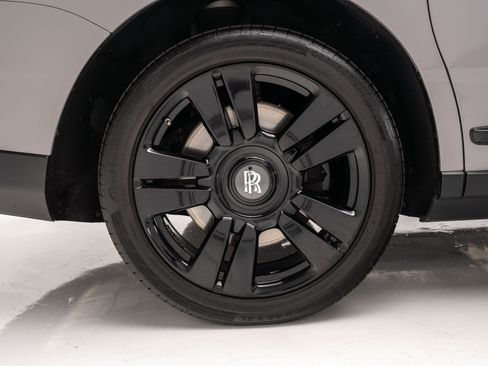 Used 2021 Rolls-Royce Cullinan image 14