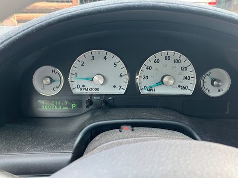 Used 2004 Ford Thunderbird image 9