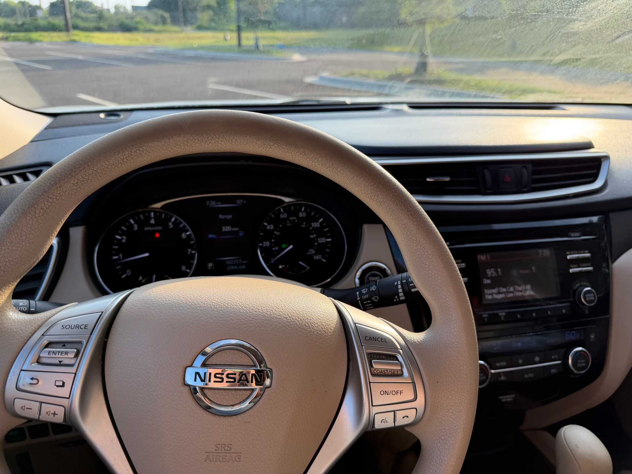 Used 2015 Nissan Rogue SV FWD image 12