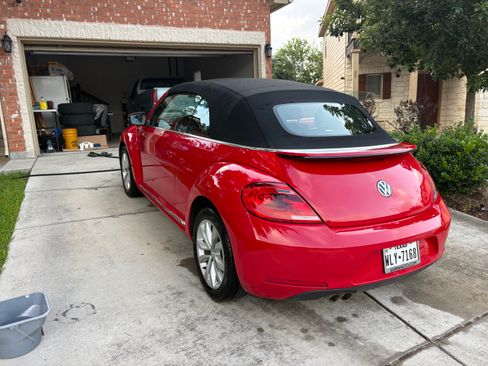 Used 2014 Volkswagen Beetle TDI FWD image 5