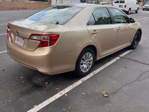 Used 2012 Toyota Camry LE FWD image 8
