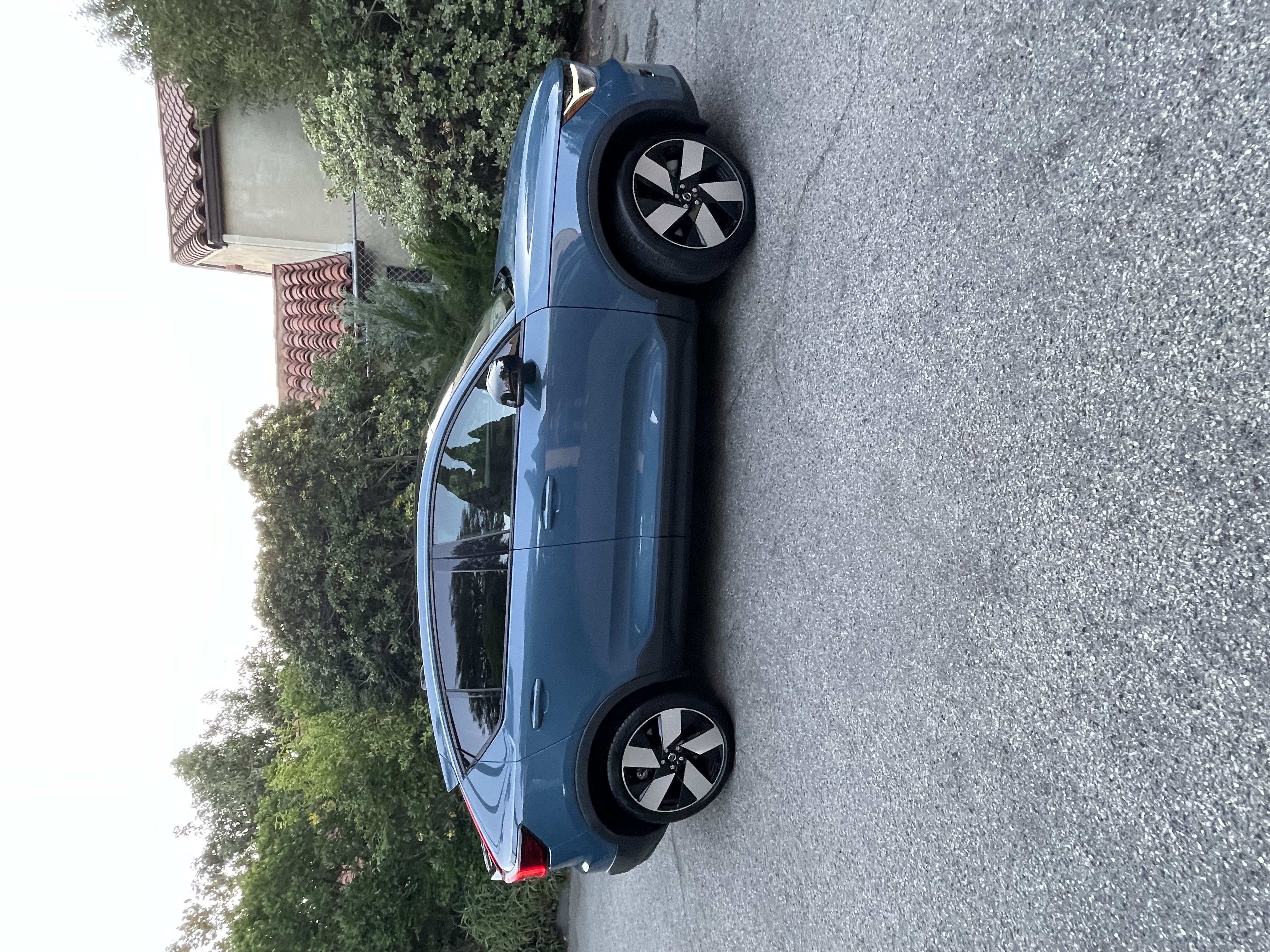 Used 2023 Volvo C40 P8 Recharge Ultimate AWD/4WD image 1