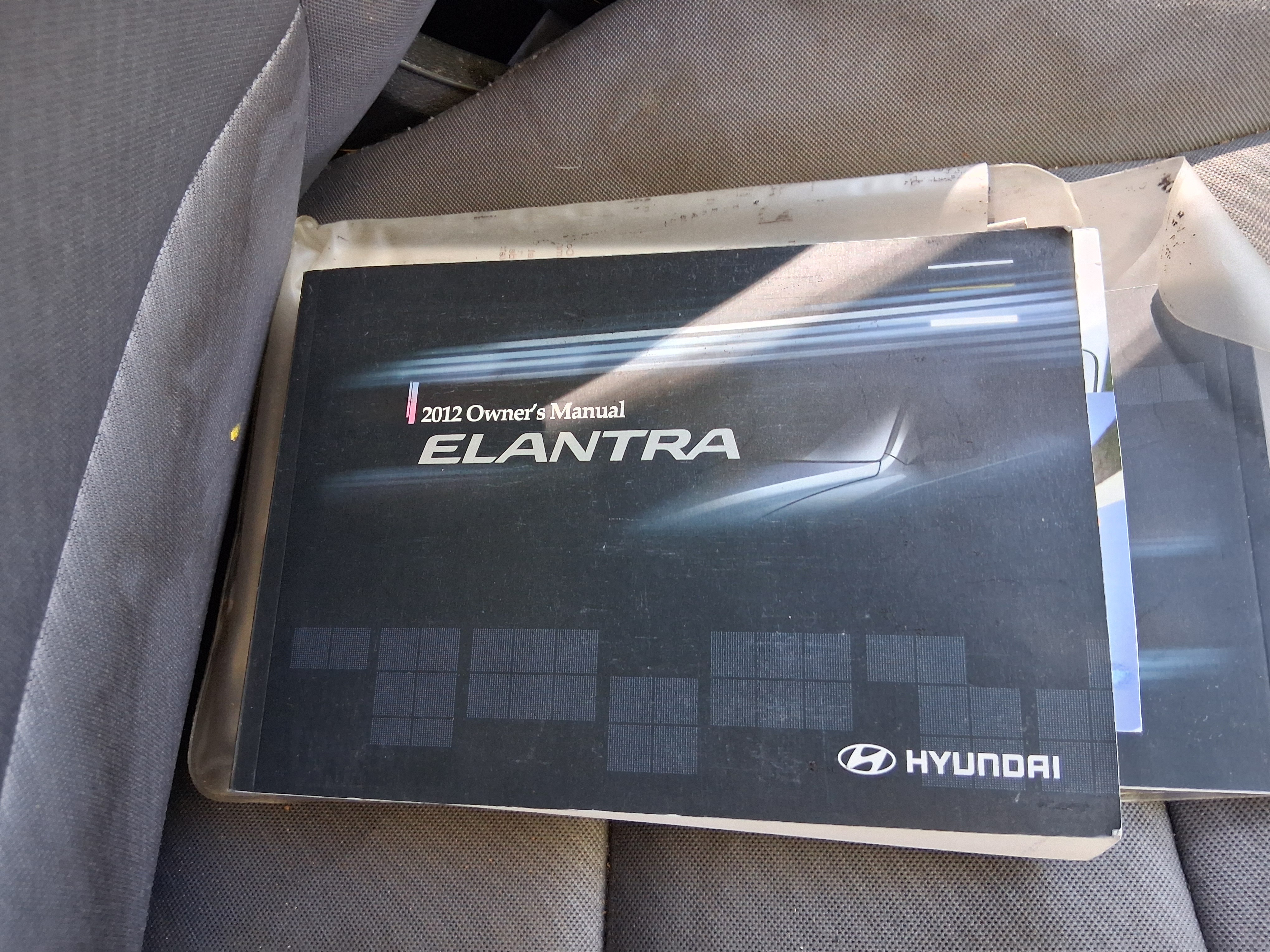 Used 2012 Hyundai Elantra GLS FWD image 5