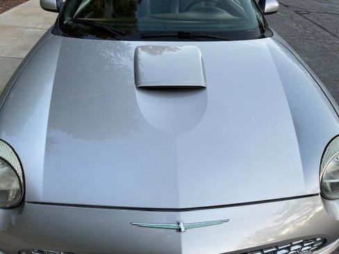 Used 2004 Ford Thunderbird image 10
