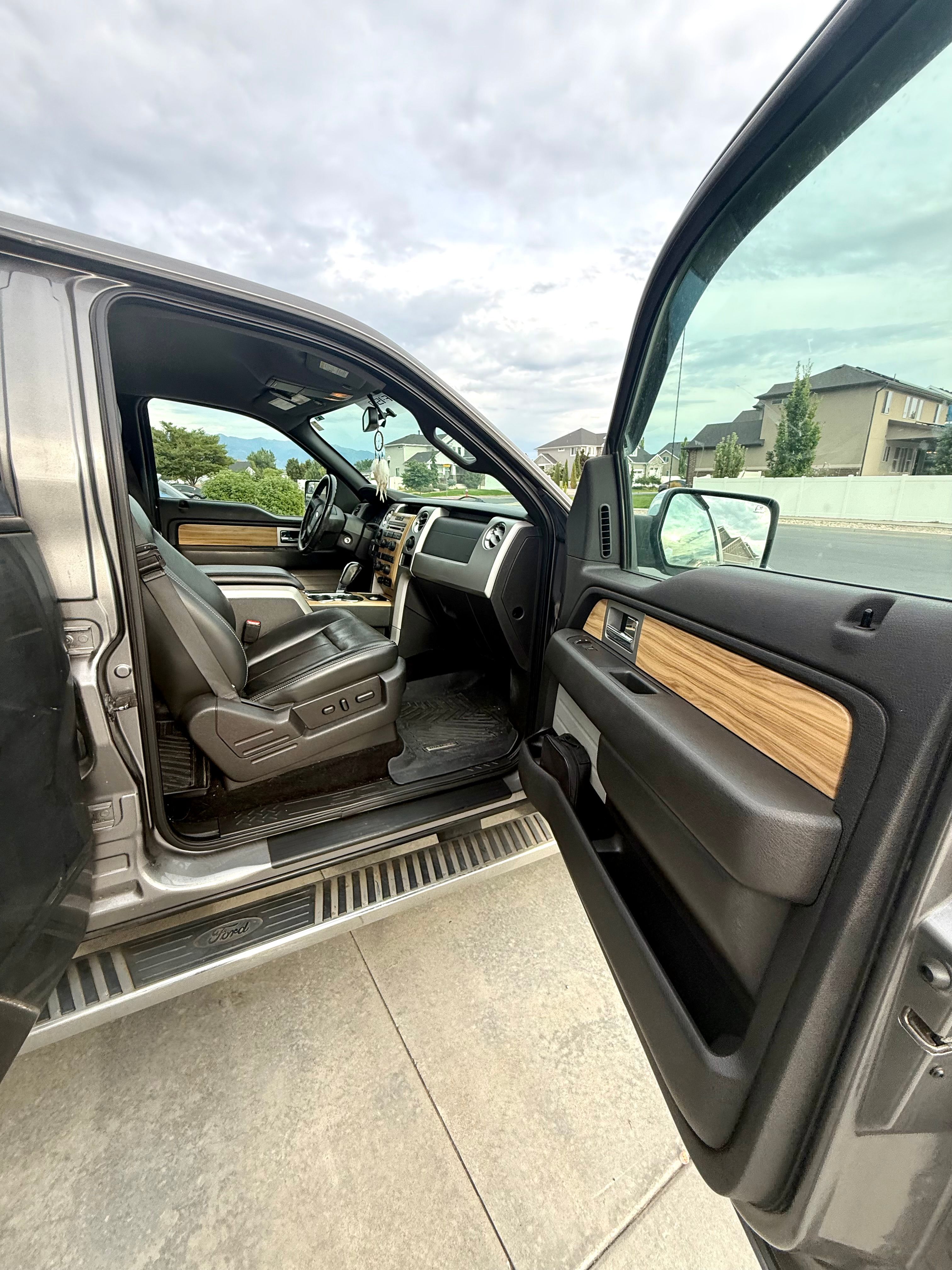Used 2011 Ford F150 Lariat w/ Lariat Chrome Pkg AWD/4WD image 6