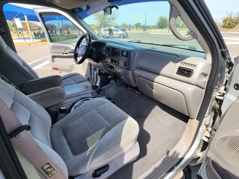 Used 2001 Ford F250 2WD Crew Cab Super Duty image 17