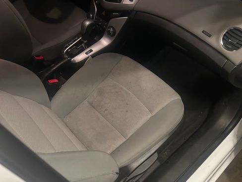 Used 2015 Chevrolet Cruze LT FWD image 11