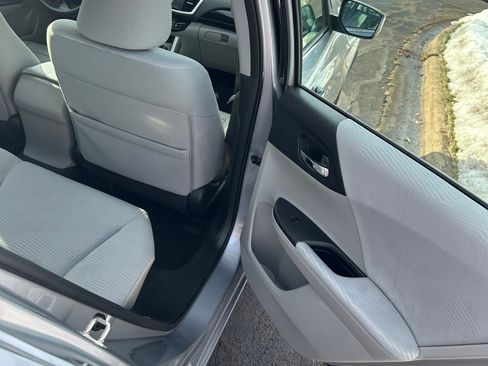 Used 2017 Honda Accord LX image 9