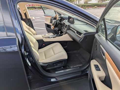 Used 2021 Lexus RX 450hL AWD w/ Premium Package image 8