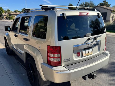 Used 2009 Jeep Liberty Limited w/ Premium Group II image 8