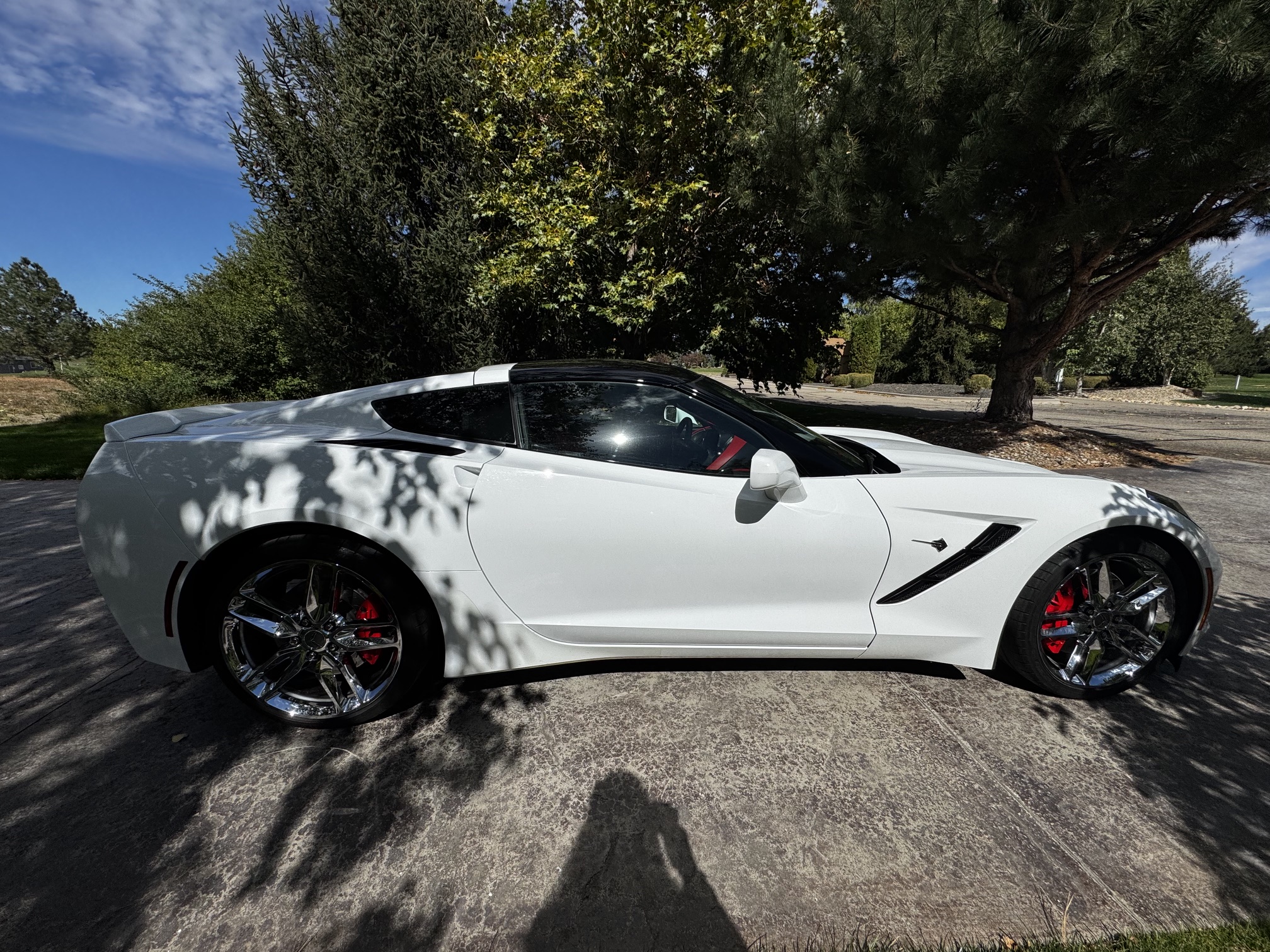 Used 2016 Chevrolet Corvette Stingray Coupe w/ 3LT Preferred Equipment Group RWD image 18