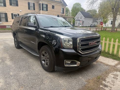 Used 2020 GMC Yukon XL SLE w/ Convenience Package RWD image 4