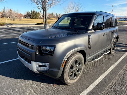 Used 2025 Land Rover Defender 110 S image 2