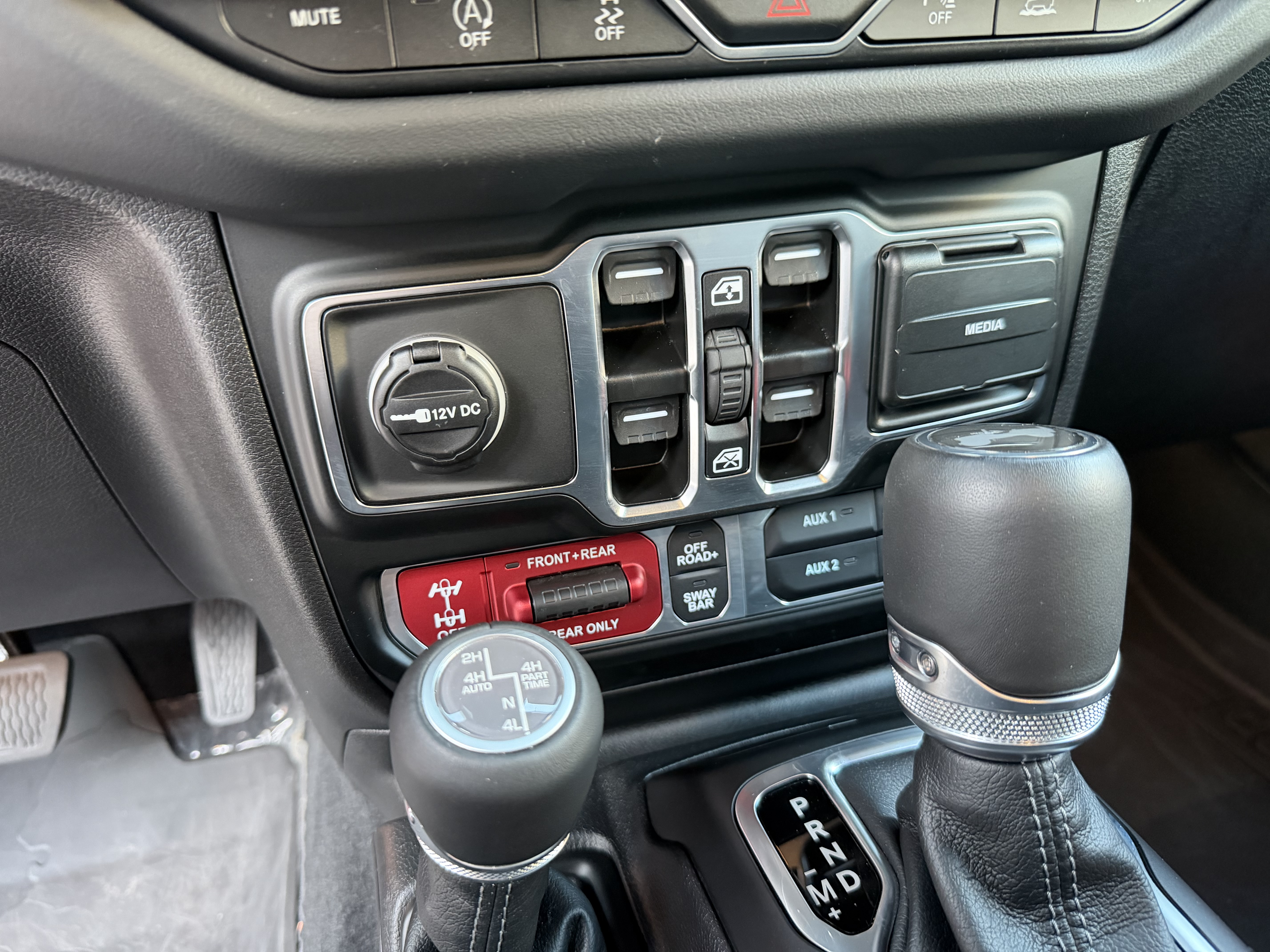 Used 2026 Jeep Wrangler Unlimited Rubicon AWD/4WD image 18