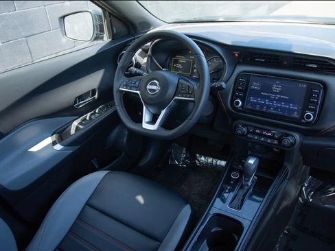 Used 2022 Nissan Kicks SR w/ Premium Package image 12