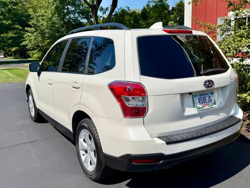 Used 2016 Subaru Forester 2.5i Premium w/ Popular Package #2 AWD/4WD image 4