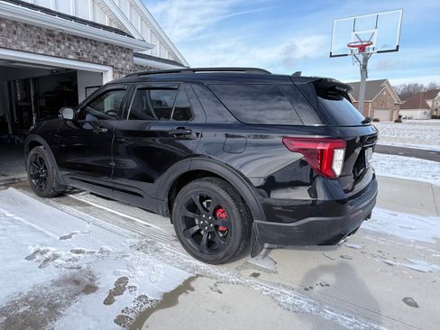 Used 2020 Ford Explorer ST w/ ST Street Pack image 2