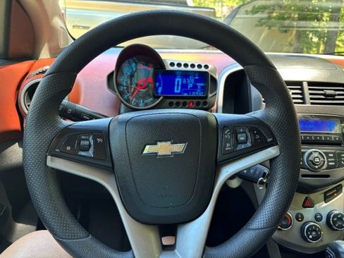 Used 2013 Chevrolet Sonic LT FWD image 10