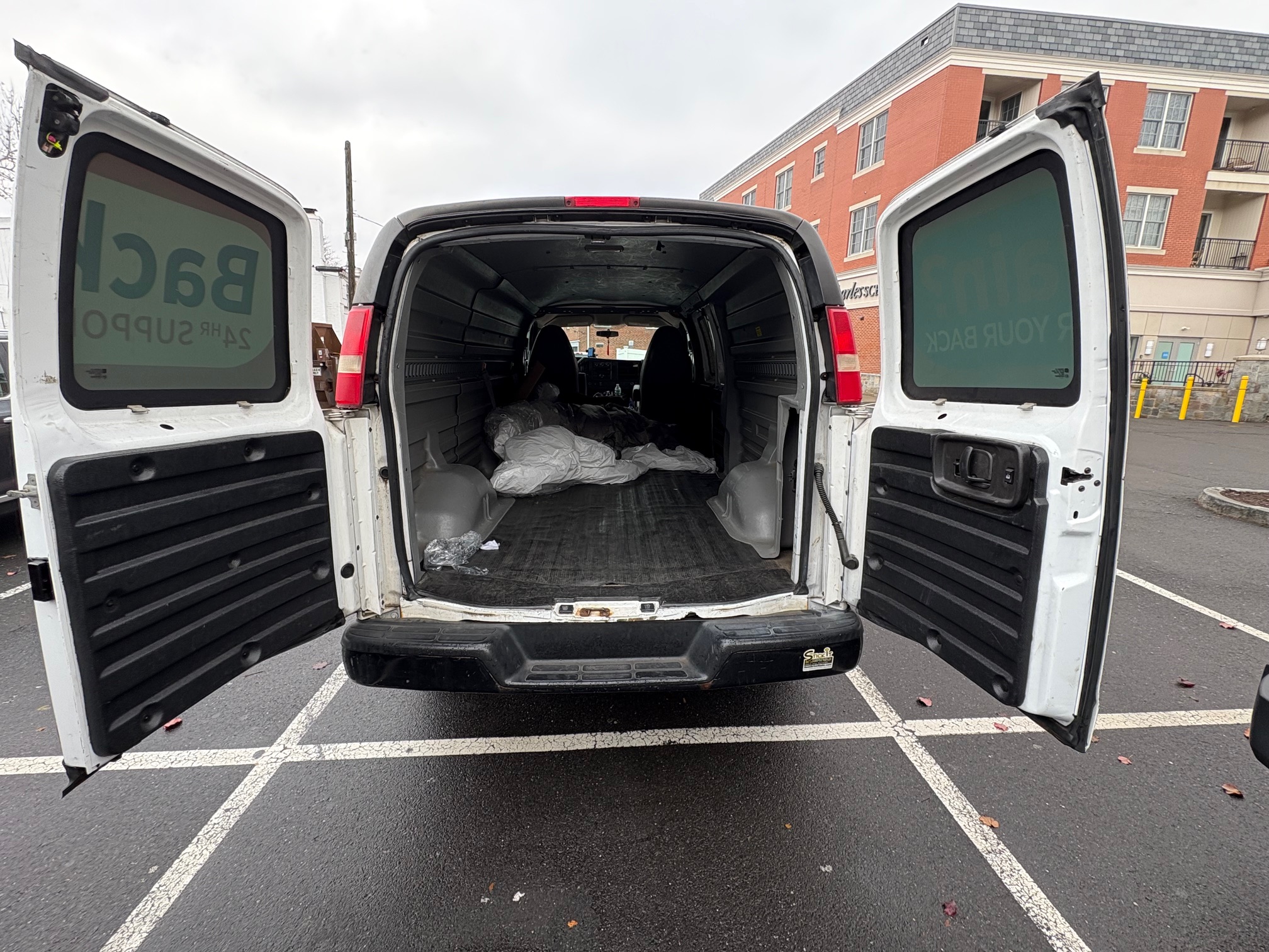 Used 2012 Chevrolet Express 2500 Extended RWD image 5