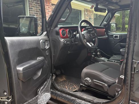 Used 2019 Jeep Wrangler Unlimited Rubicon AWD/4WD image 15