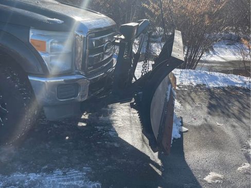 Used 2011 Ford F350 XLT w/ XLT Interior Pkg image 9