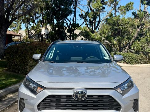 Used 2021 Toyota RAV4 LE image 5