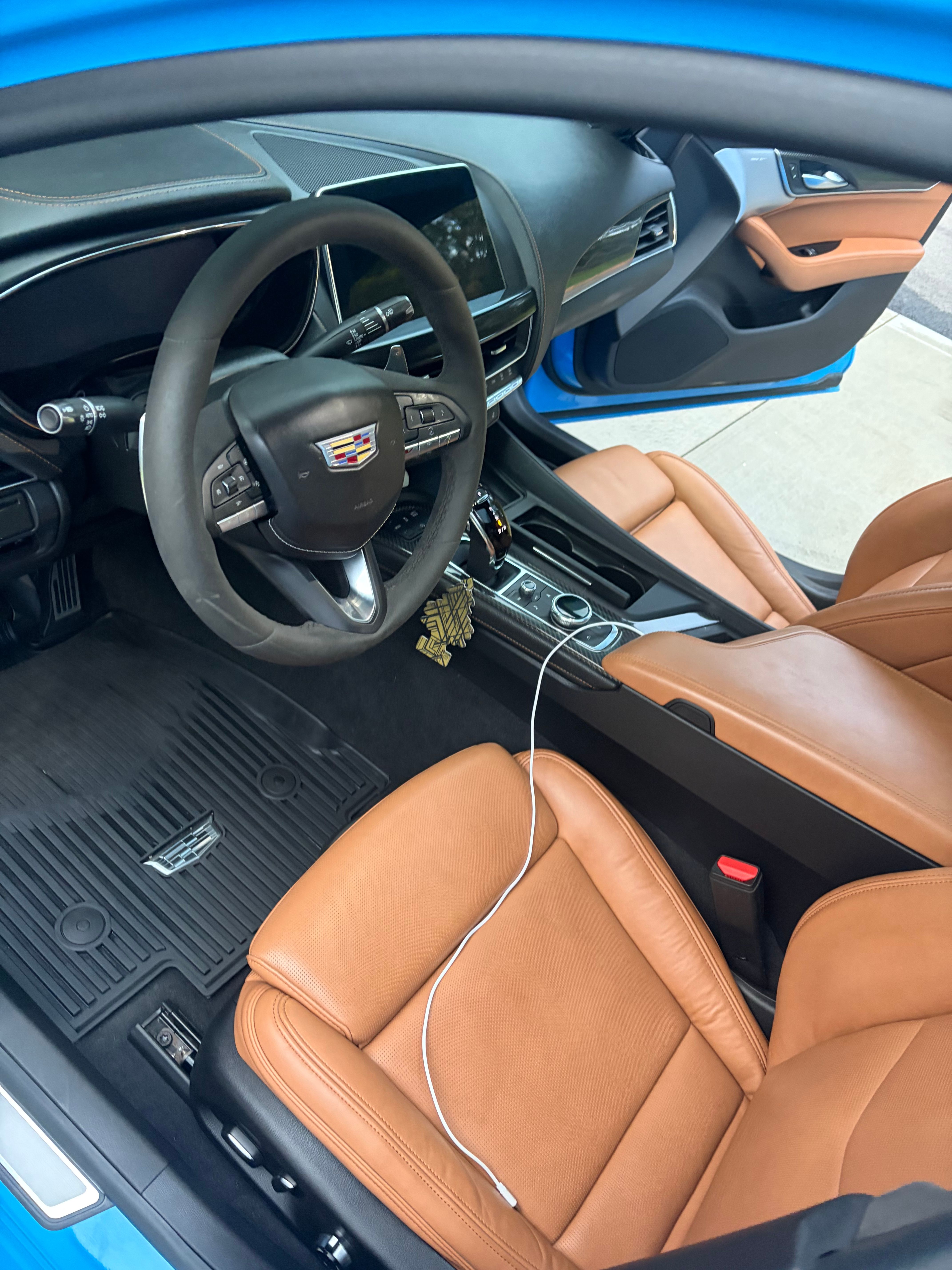 Used 2023 Cadillac CT5 V w/ Platinum Package AWD/4WD image 2